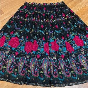 Vintage 1990’s Counterparts stylish black multicolor floral midi skirt. Size XLP
